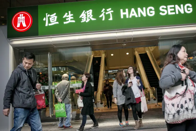 Trụ sở chính của Hang Seng Bank ở Hồng Kông. Hình ảnh: Billy H.C. Kwok/Bloomberg