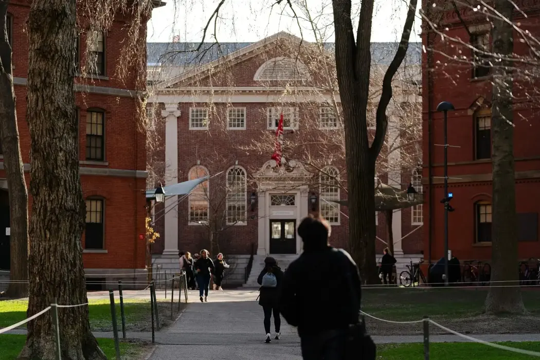 Hậu họa từ lệnh cấm sinh viên quốc tế vào Harvard của chính phủ Trump