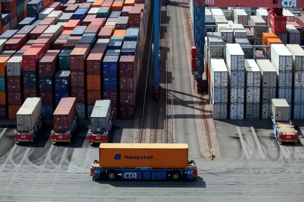 EU chạy nước rút đàm phán với Mỹ để tránh thuế 50%
