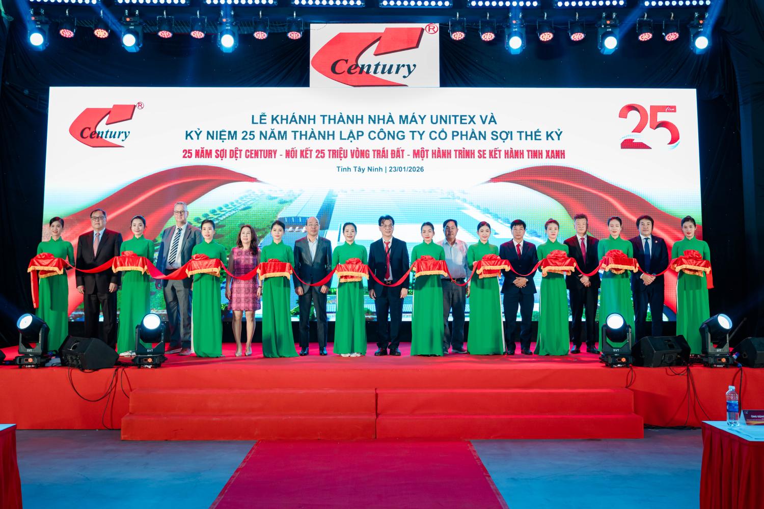 Vận hành nhà máy có quy mô lớn nhất, kỳ vọng lợi nhuận Sợi Thế Kỷ tăng gấp ba