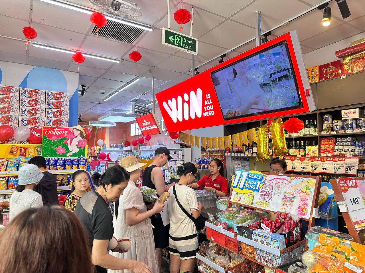 Khách hàng mua sắm tại hệ thống cửa hàng WinMart. Hình ảnh: Masan cung cấp.