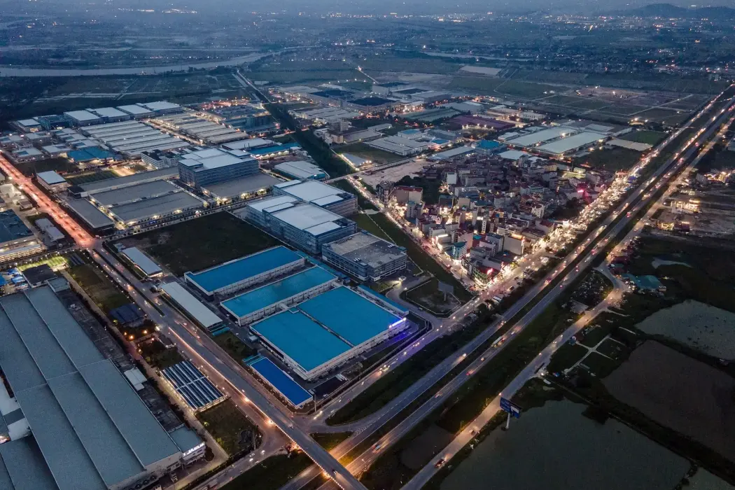 Bên ngoài nhà máy sản xuất linh kiện điện tử tại Việt Yên, Bắc Giang. Hình ảnh: Linh Phạm