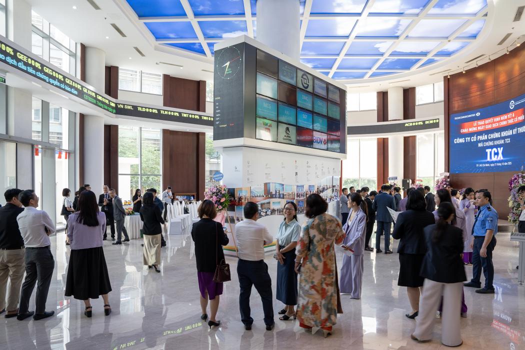 VN-Index mất hơn 48 điểm trong tuần, khối ngoại bán ròng liên tiếp khi rủi ro địa chính trị leo thang