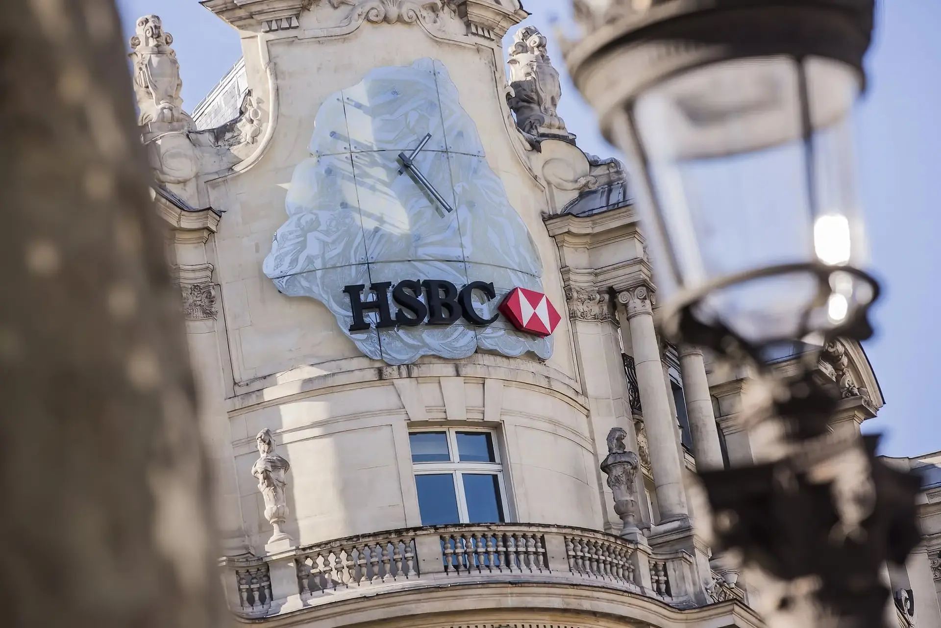 Thụy Sĩ điều tra ngân hàng HSBC về hành vi rửa tiền