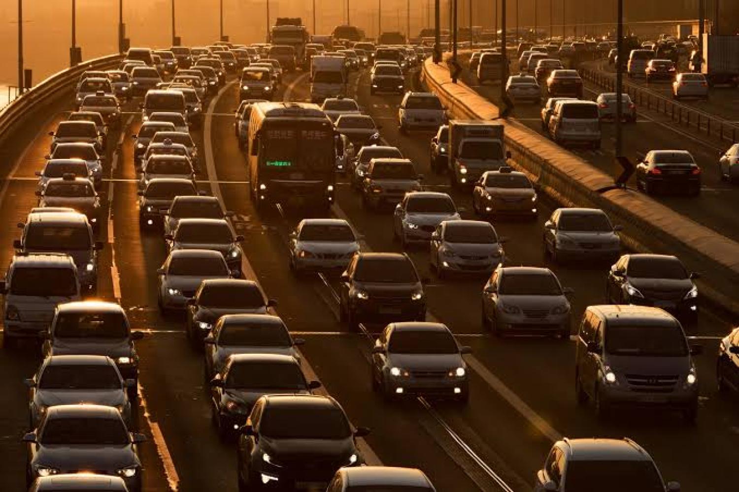 Hàn Quốc cân nhắc hạn chế lái xe vì khủng hoảng giá dầu