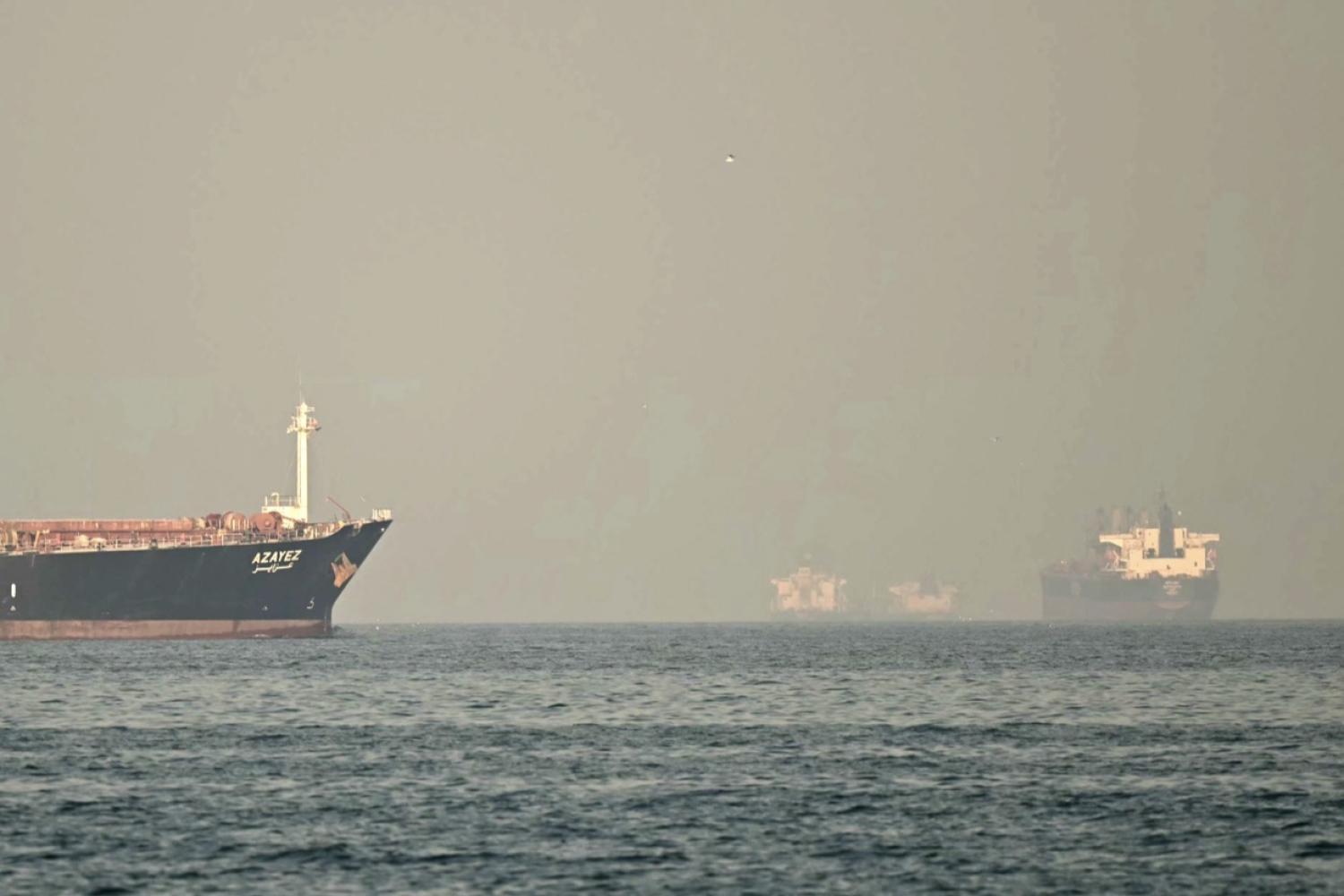 Mật mã và phí Nhân dân tệ: Cách tàu thuyền vượt qua "trạm thu phí" Hormuz của Iran