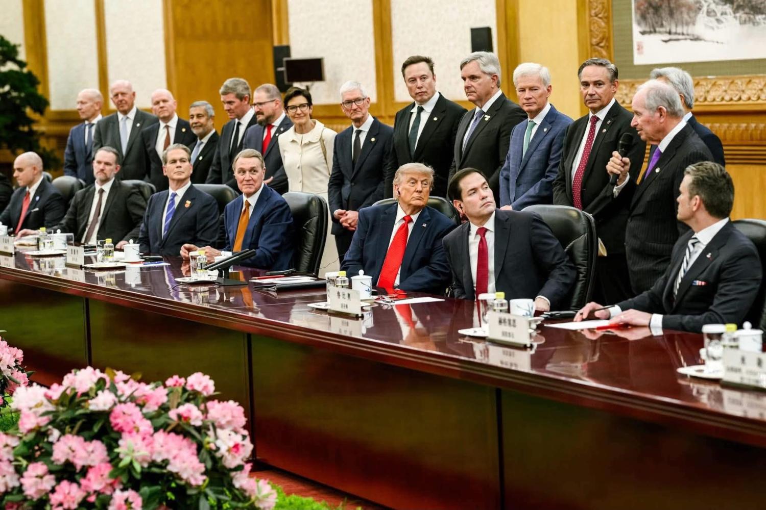 Giới chức Mỹ “phong tỏa kỹ thuật số” đoàn tháp tùng ông Trump khi công du Trung Quốc