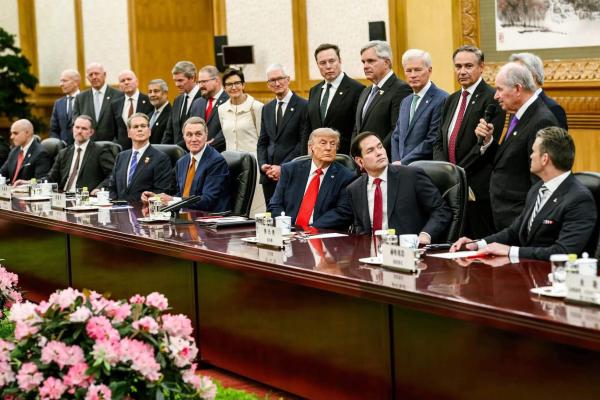 Giới chức Mỹ “phong tỏa kỹ thuật số” đoàn tháp tùng ông Trump khi công du Trung Quốc