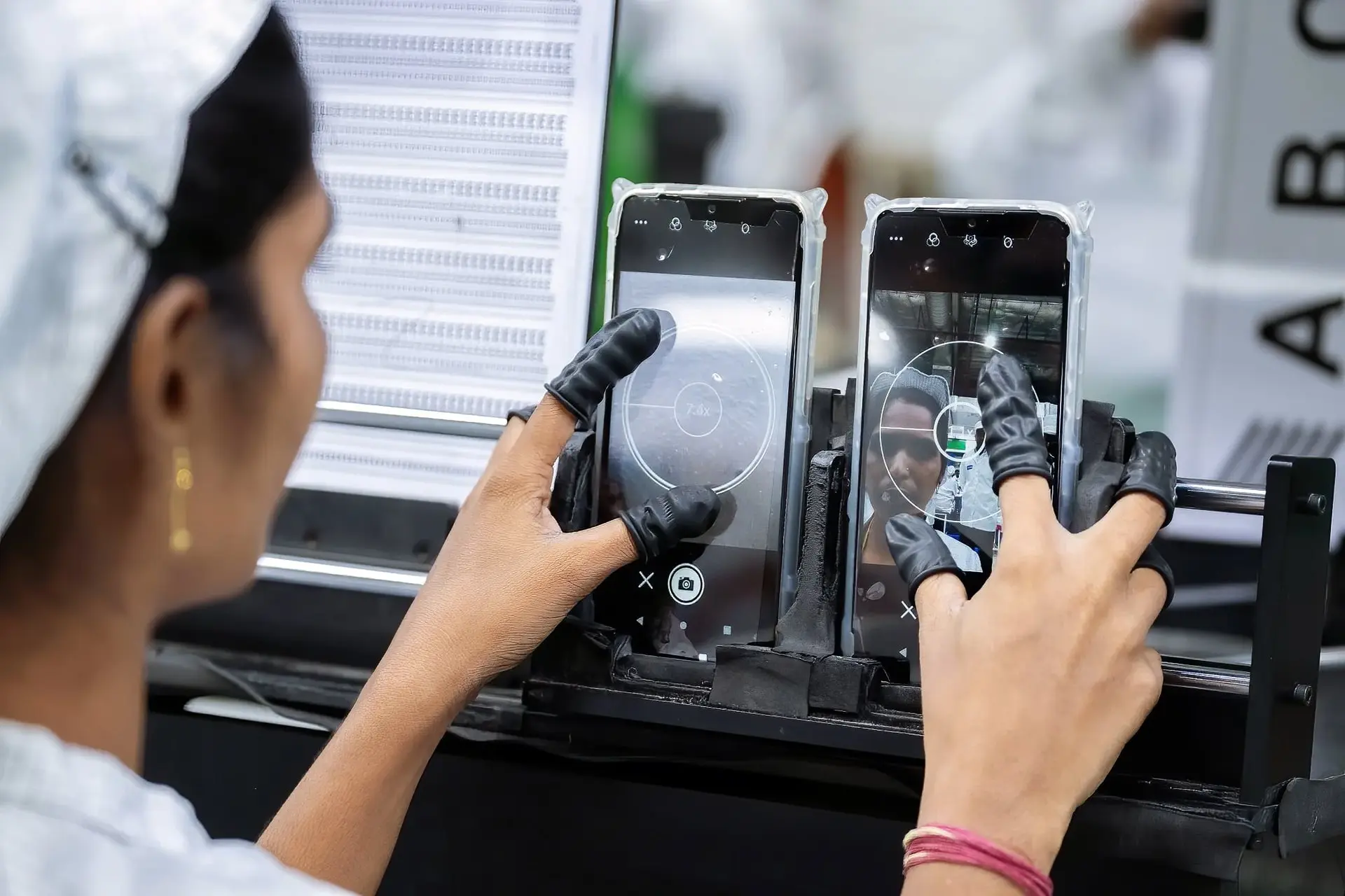 Ấn Độ vượt Trung Quốc thành nguồn cung smartphone lớn nhất cho Mỹ