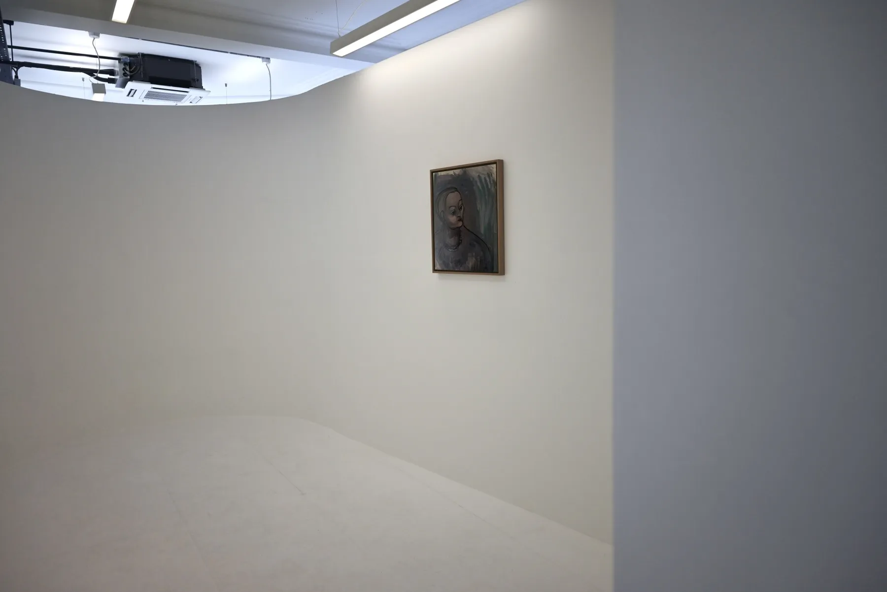 Installation view of Brief Encounters at Vendelmans, London, 2025_Vendelmans