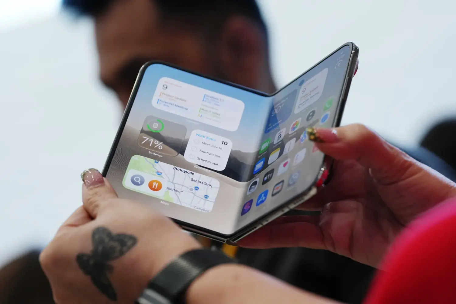 iPhone Duo: Phần cứng ấn tượng, phần mềm còn xuất sắc hơn