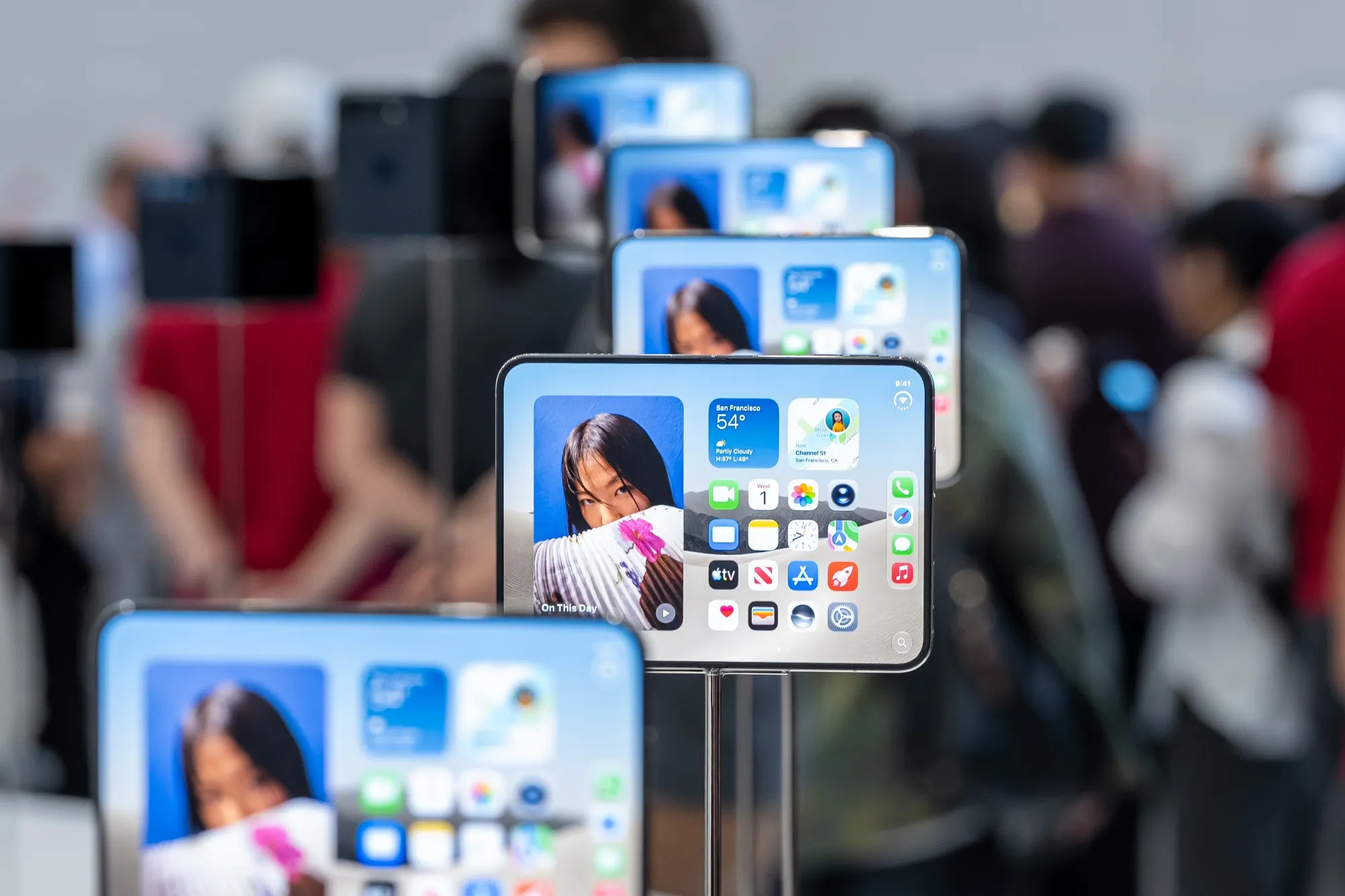 iphone duo apple