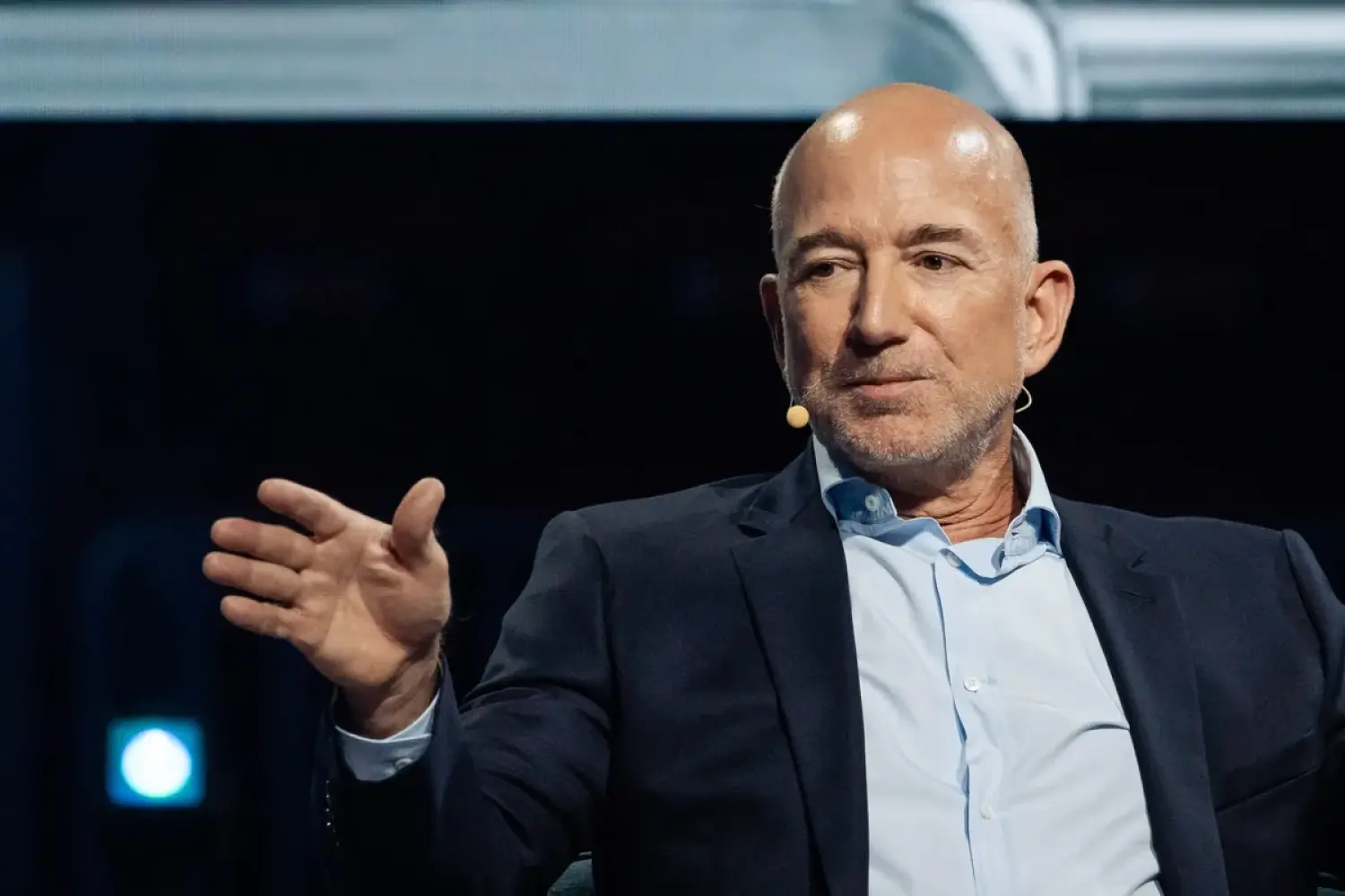 Blue Origin đưa Bezos lên vị trí giàu thứ hai thế giới