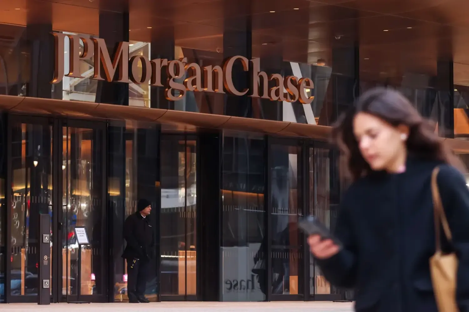 JPMorgan và Quỹ đầu tư Qatar hướng tới hợp tác đầu tư trị giá 20 tỉ USD