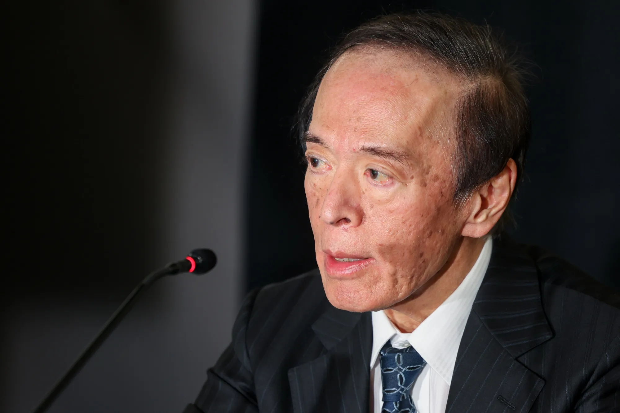 Kazuo Ueda_Tierney L. Cross_Bloomberg