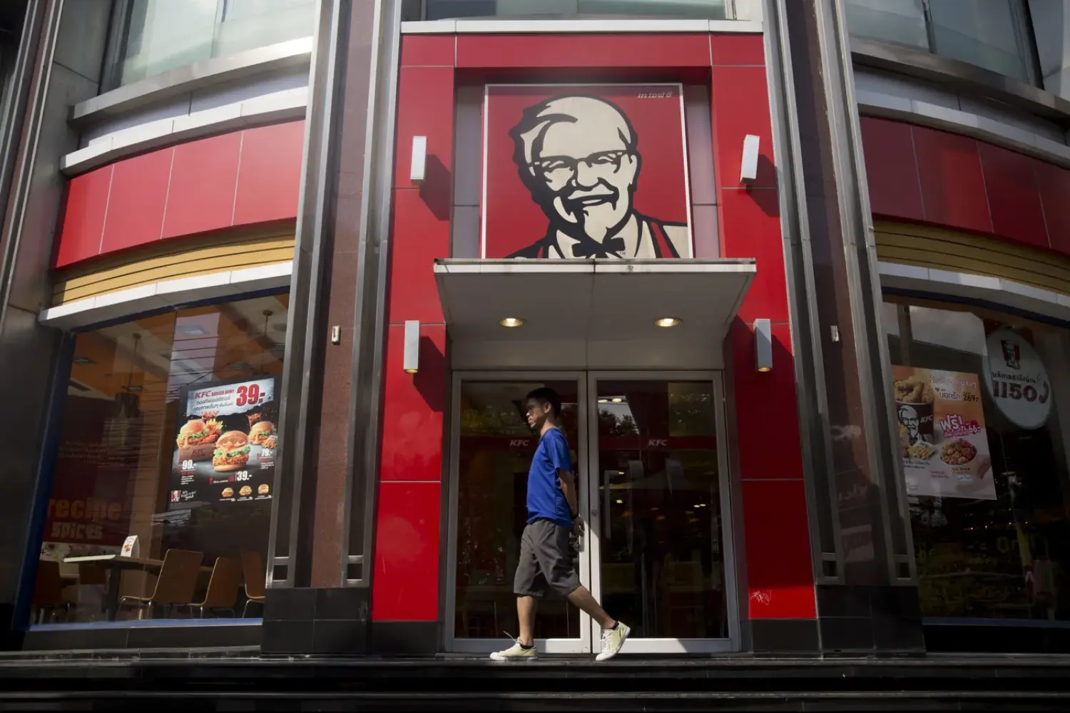 ThaiBev đang cân nhắc bán lại chuỗi cửa hàng nhượng quyền KFC