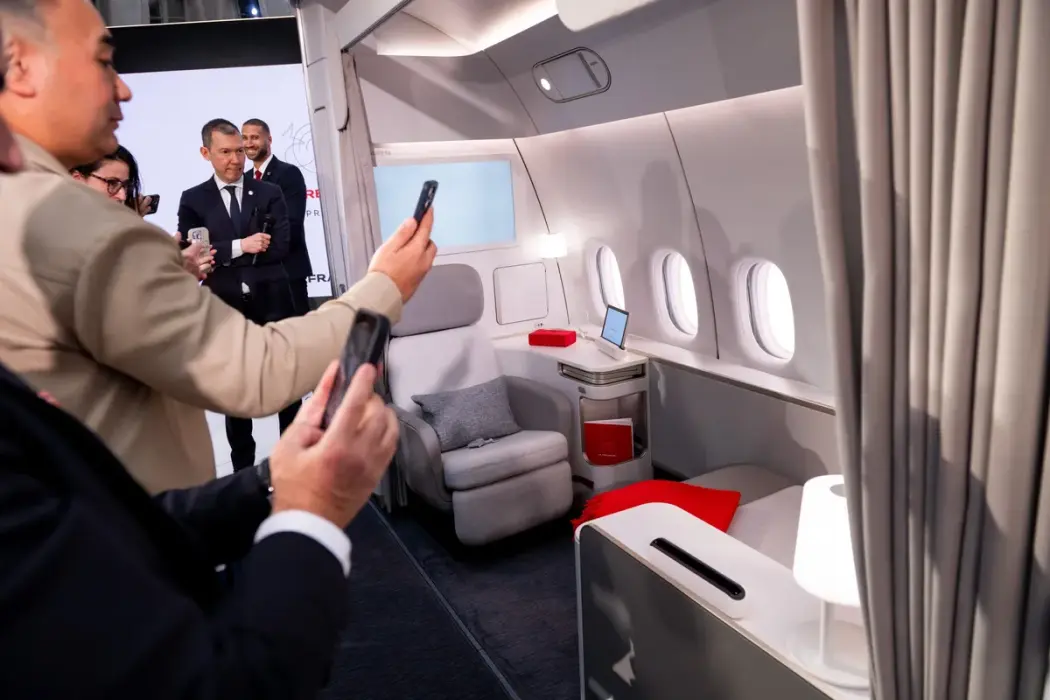 Air France KLM ra mắt la Première, khoang hạng nhất được thiết kế lại trên phần lớn các chuyến bay Boeing 777 300, tại một sự kiện vào tháng 3. Hình ảnh: Benjamin Girette/Bloomberg 