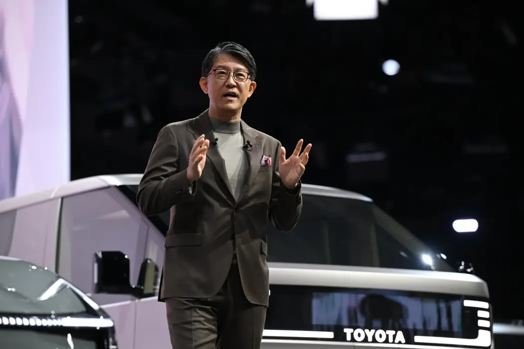 Elliott chỉ trích giá mua Toyota Industries quá thấp, CEO Toyota khẳng định không tăng giá