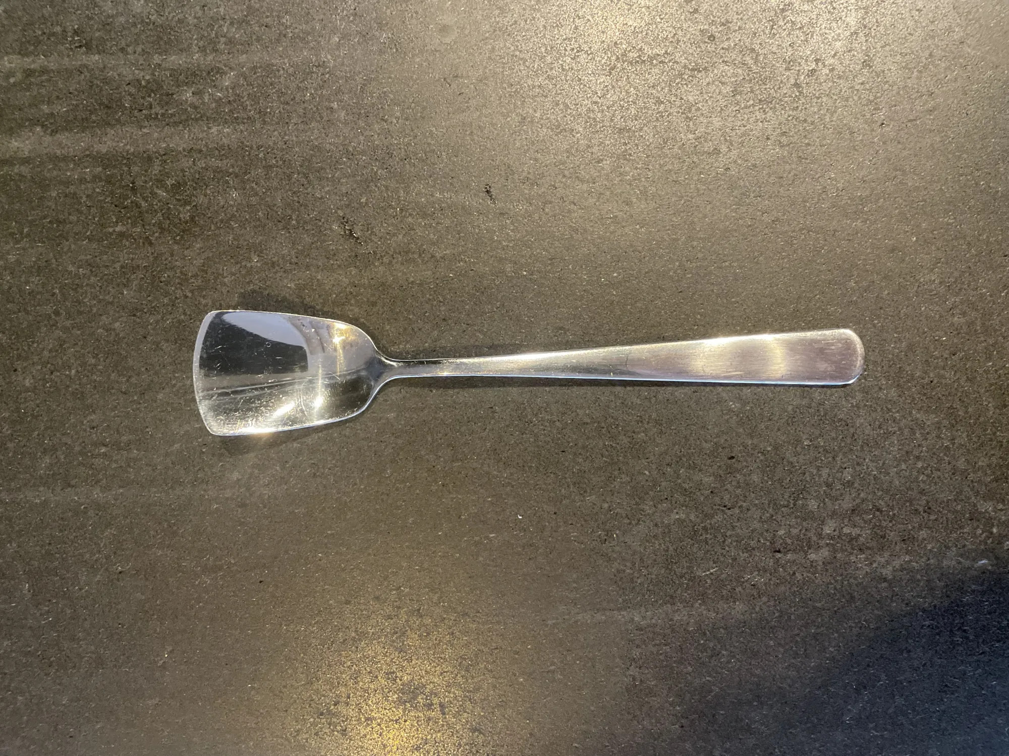 L’Amico’s singularly shaped gelato spoon