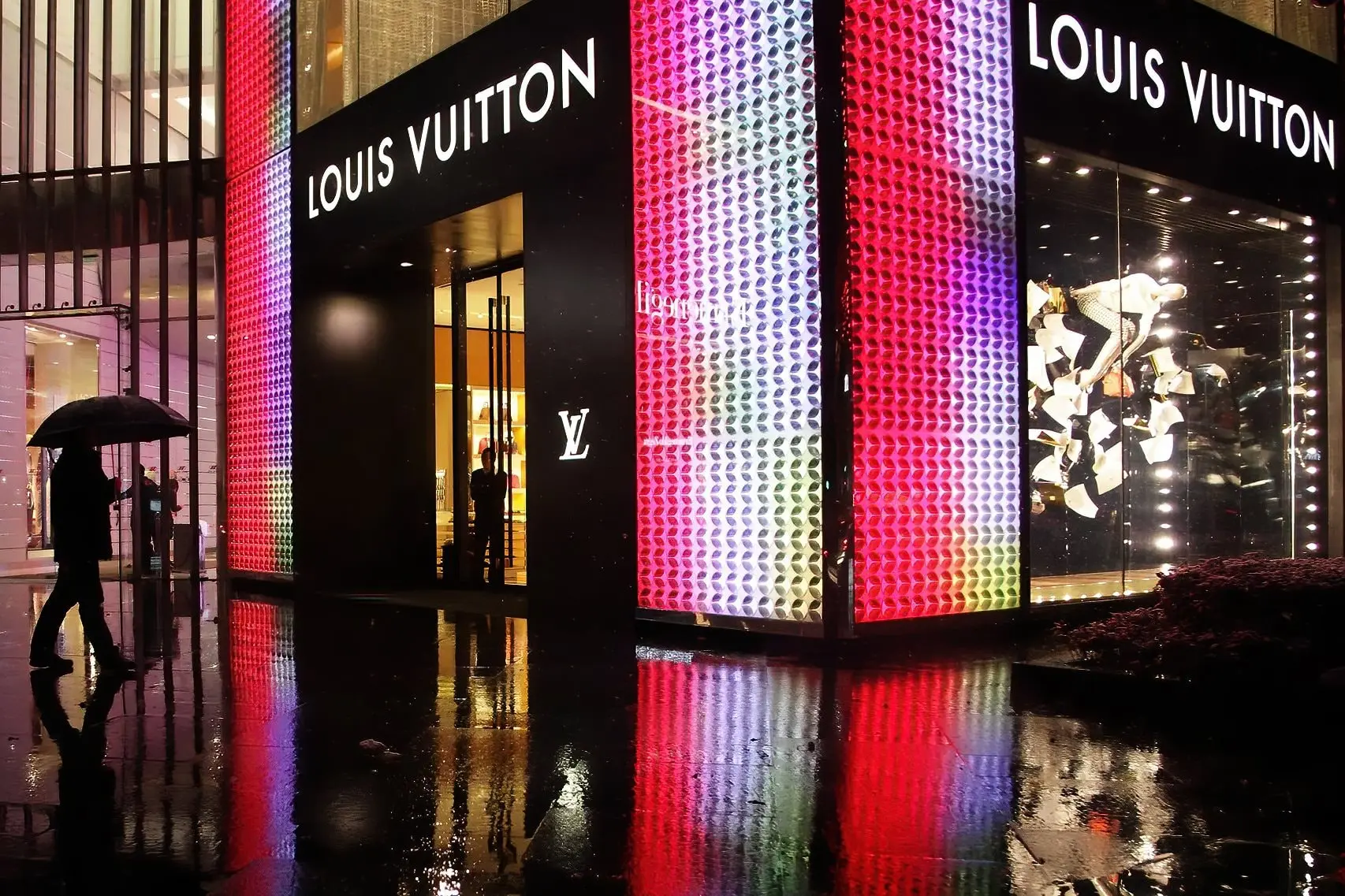 Louis Vuitton bị tin tặc tấn công đánh cắp dữ liệu khách hàng