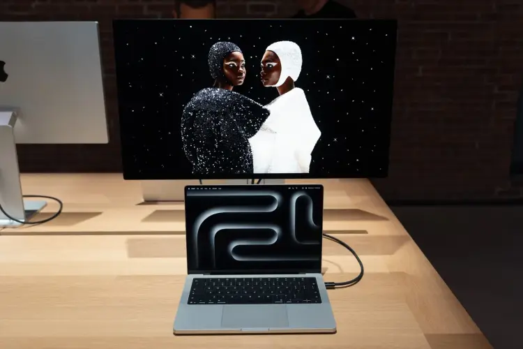 MacBook Pro Ảnh: Adam Gray/Bloomberg