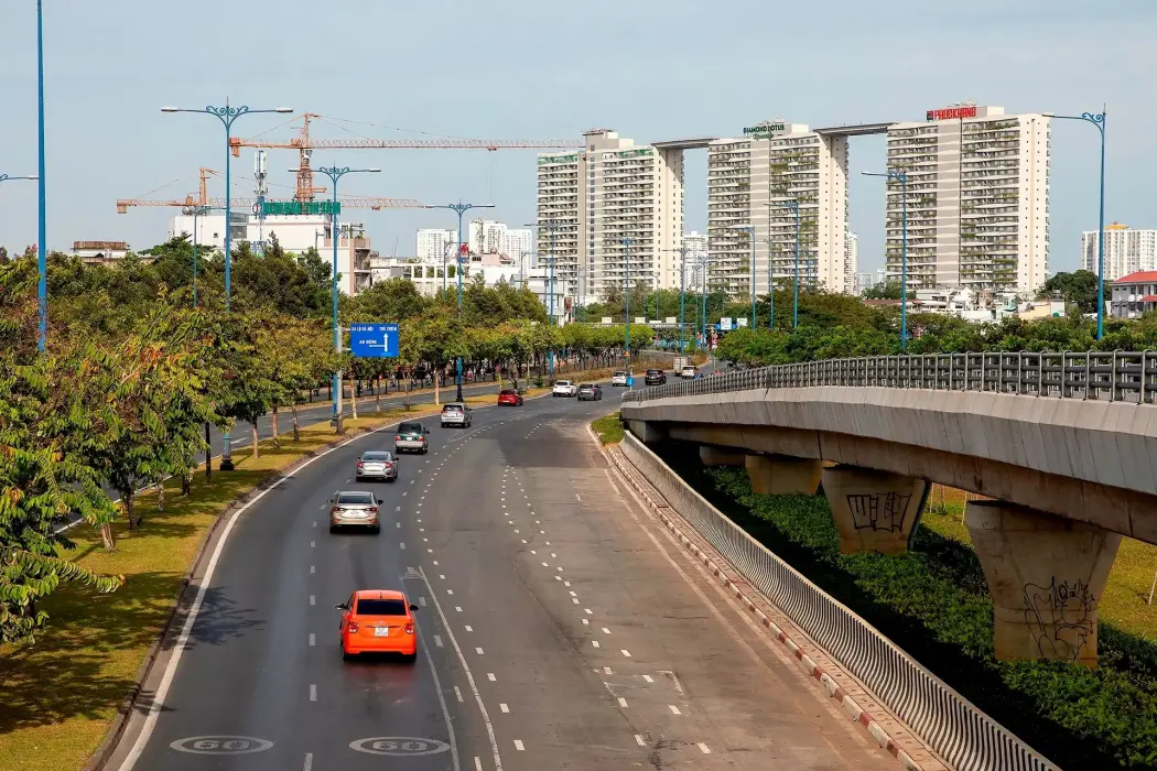 Tín dụng lại chảy mạnh vào bất động sản và chứng khoán