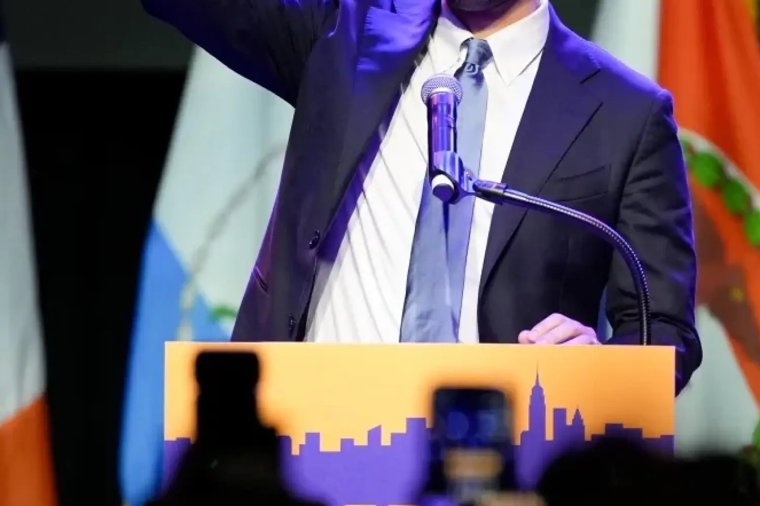 Mamdani đánh bại Cuomo trong cuộc đua vào chức Thị trưởng New York.