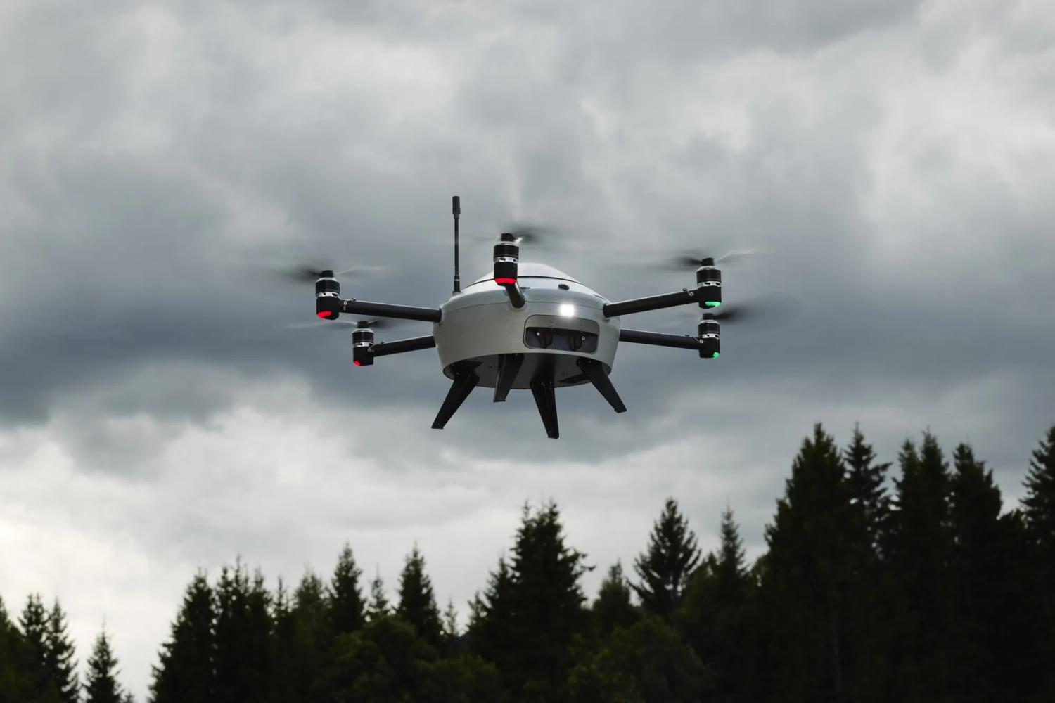 Drone khai thác điểm mù thời tiết, mang lại lợi thế cho quân đội và giới giao dịch