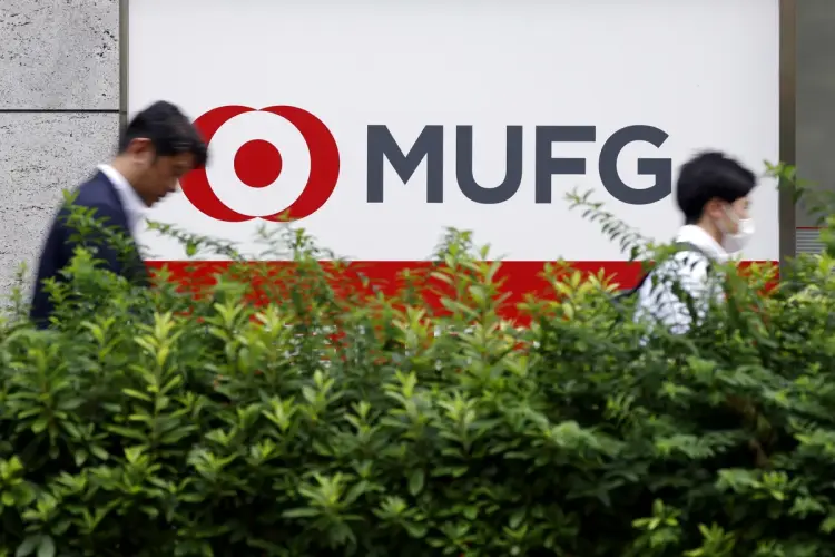 Biển hiệu của MUFG Bank, đơn vị trực thuộc Mitsubishi UFJ Financial Group tại Tokyo. Hình ảnh: Kiyoshi Ota/Bloomberg.