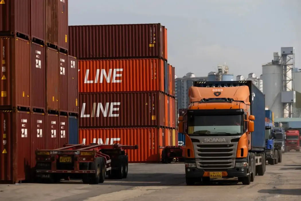 Quỹ 350 tỉ đô la là trụ cột chính của thỏa thuận thương mại duy trì mức thuế 15% đối với hàng nhập khẩu từ Hàn Quốc. Hình ảnh: SeongJoon Cho/Bloomberg 