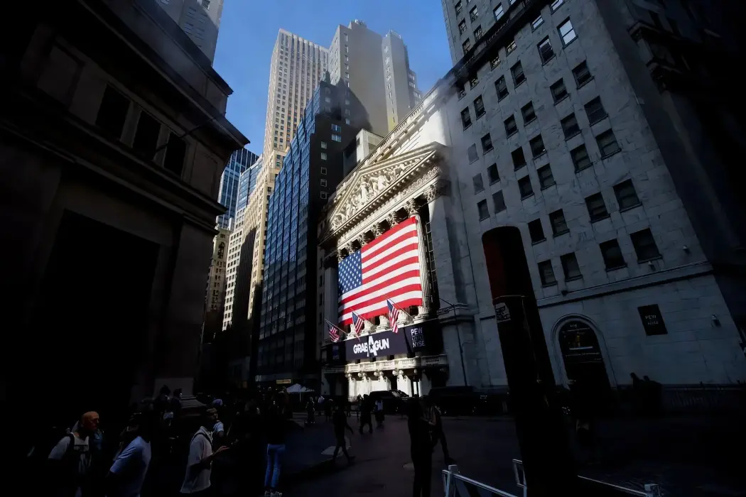 Chứng khoán châu Á đi ngang sau phát biểu của ông Trump về Fed