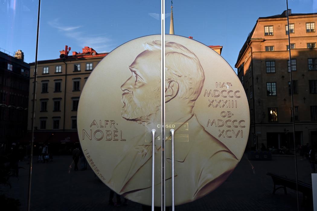 Lối vào bảo tàng Nobel nằm ở khu phố cổ Stockholm. Hình ảnh: Shutterstock 