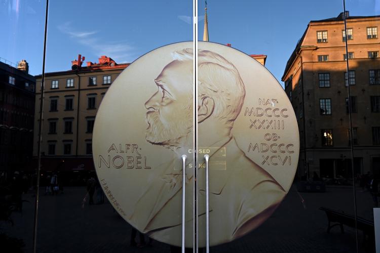 Lối vào bảo tàng Nobel nằm ở khu phố cổ Stockholm. Hình ảnh: Shutterstock