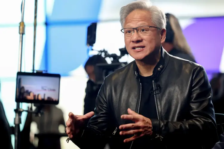 CEO Nvidia Jensen Huang cho biết, đầu tư vào AI đang "tăng tốc với tốc độ phi thường." Ảnh: Ian Maule/Bloomberg