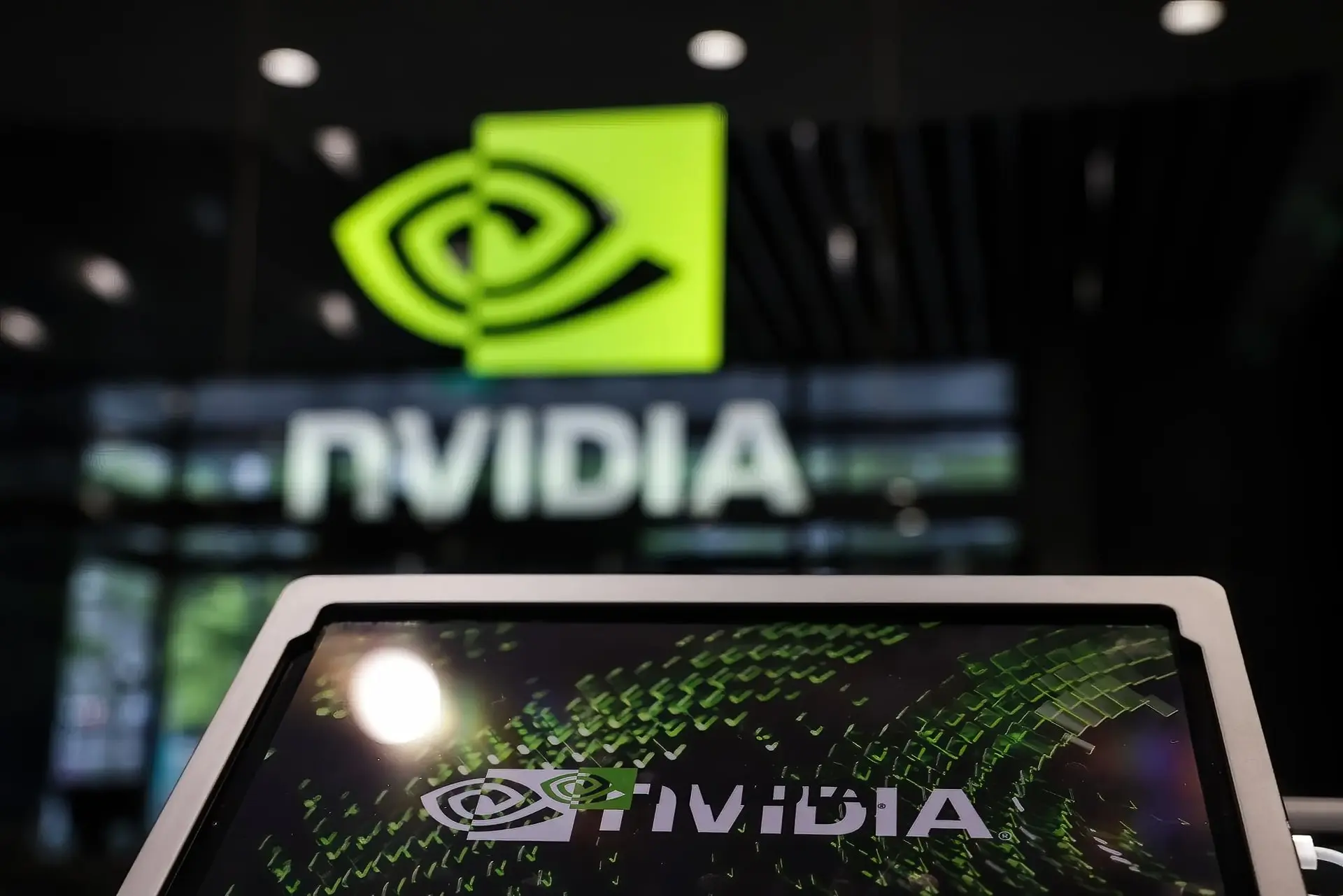 Chứng khoán châu Á tăng nhờ lực đẩy khi cổ phiếu Nvidia cao kỷ lục