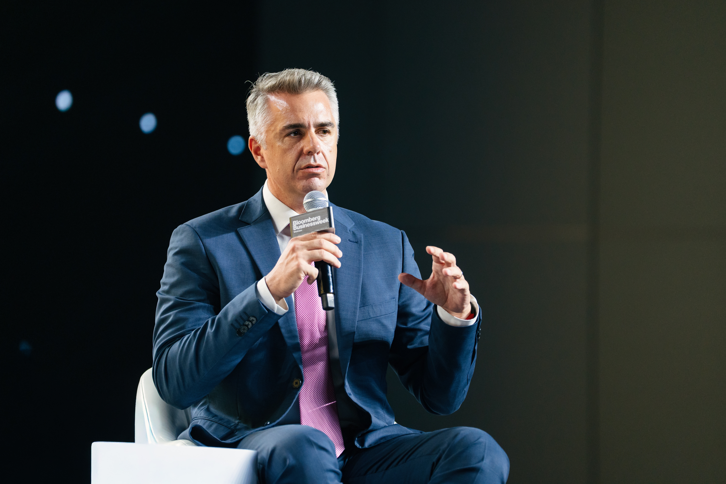 PANEL_MovingCapital_RH_02806