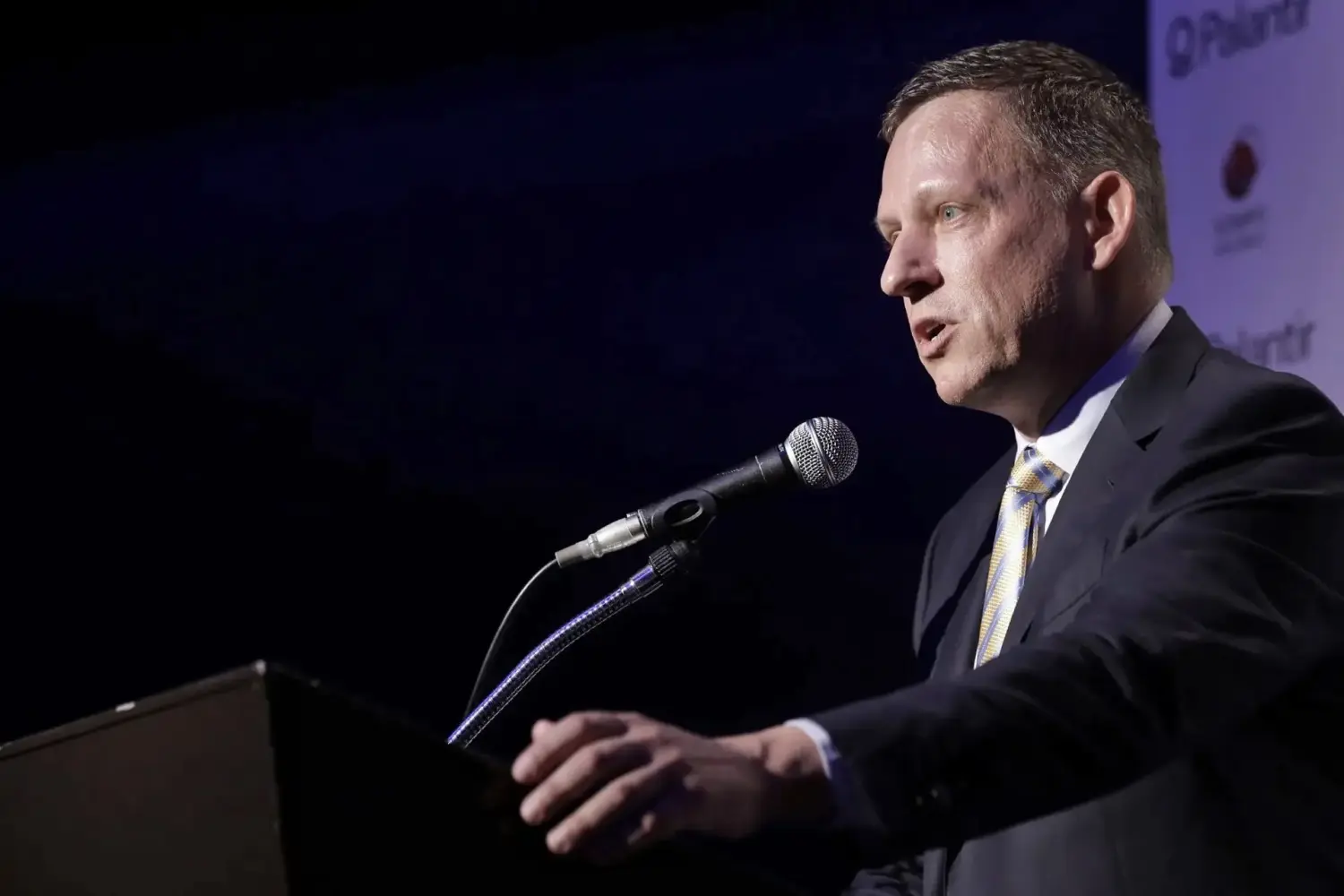 Tỉ phú đồng sáng lập PayPal Peter Thiel thử vai “Kẻ Phản Chúa”