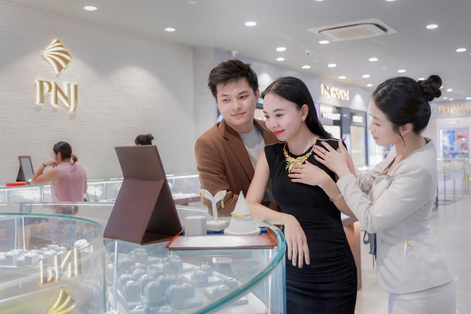 Thêm nhóm cổ đông ngoại lớn do Dragon Capital đứng đầu rút khỏi PNJ