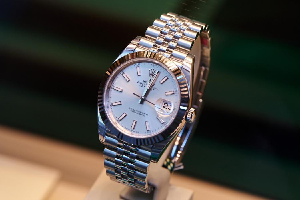 Mua Rolex không chỉ cần tiền: Những điều người mới cần biết