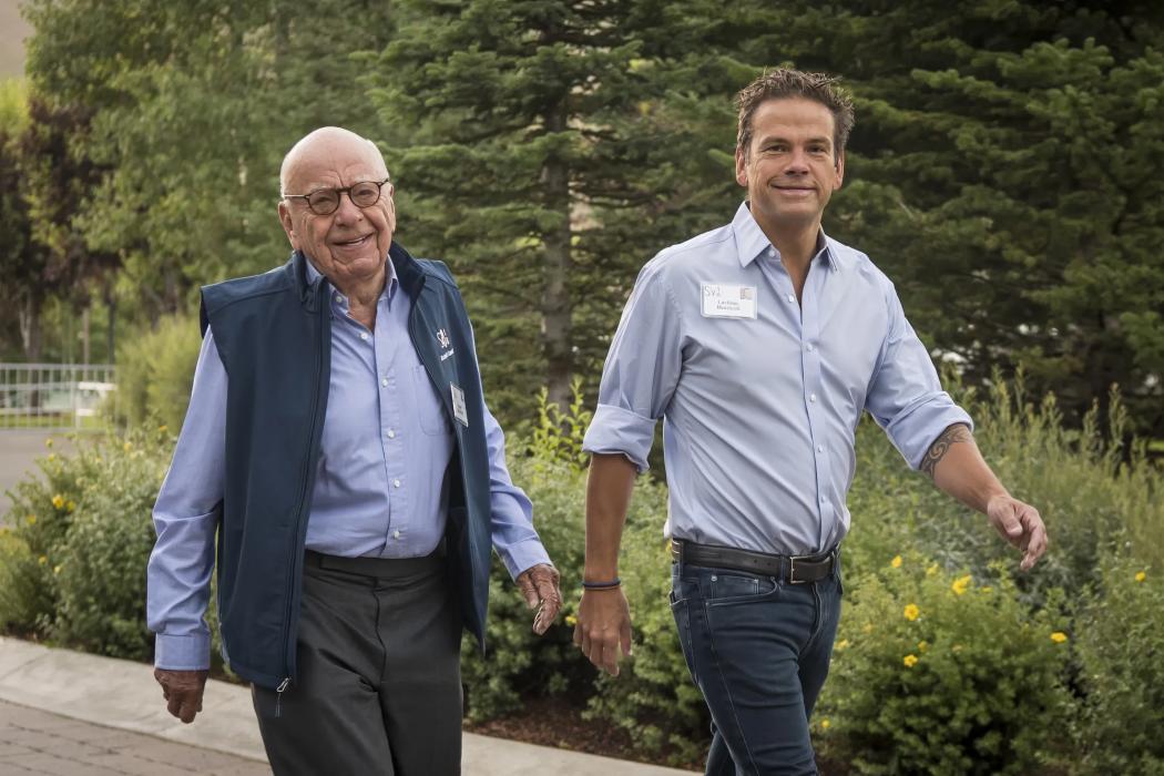 Rupert Murdoch và Lachlan Murdoch. Hình ảnh: David Paul Morris/Bloomberg 