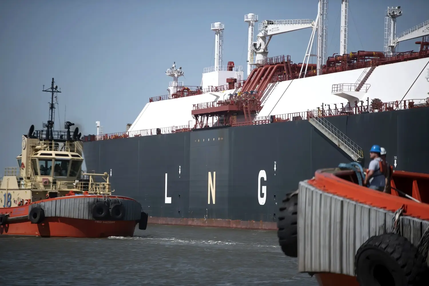 Nga đẩy mạnh xuất khẩu khí LNG, phớt lờ cảnh báo của Trump