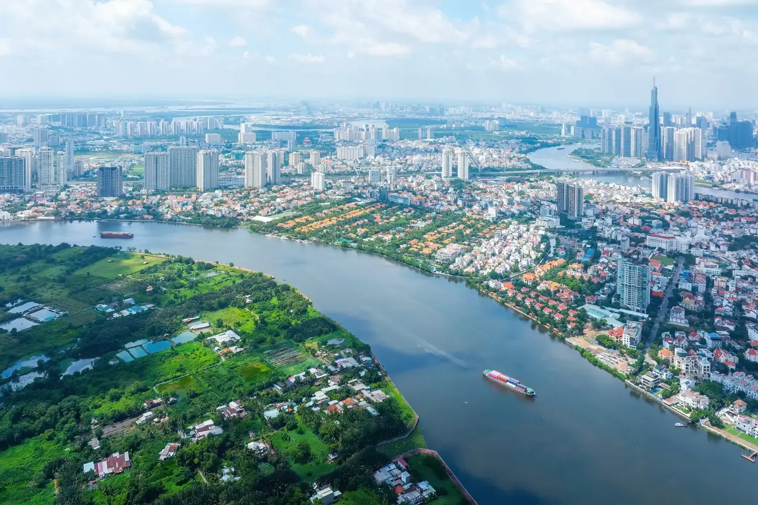 Việt Nam điều chỉnh mục tiêu tăng trưởng từ 8,3 tới 8,5%