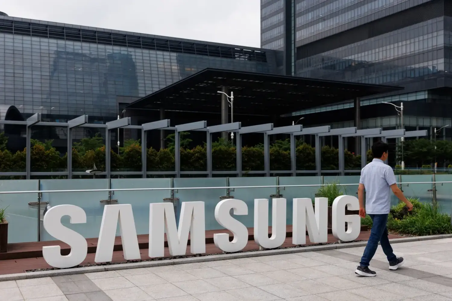 Samsung Electronics gia nhập “câu lạc bộ” ngàn tỉ USD