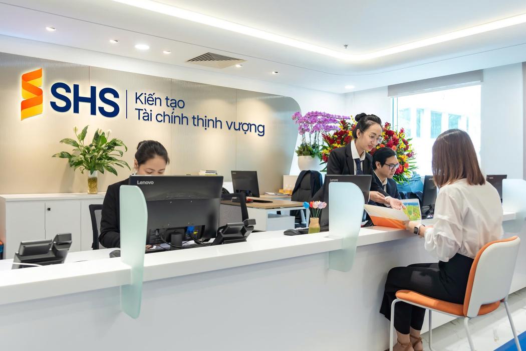 Chứng khoán SHS được xếp hạng A, triển vọng ổn định