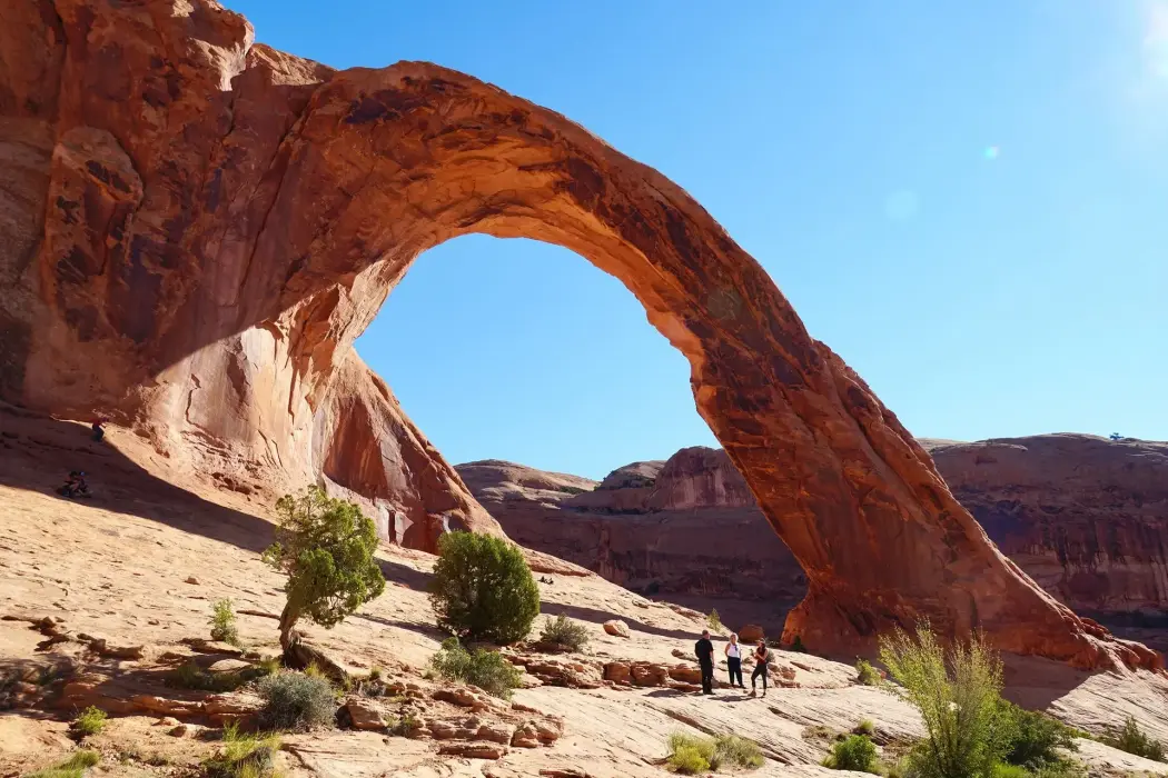 Vòm đá Corona Arch gần Moab, bang Utah. Hình ảnh: Shutterstock 