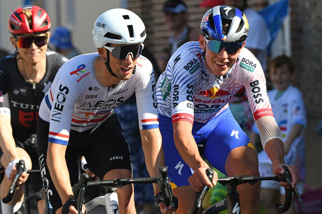 Laurence Pithie (phải) từ Red Bull BORA hansgrohe. Hình ảnh: Shutterstock 
