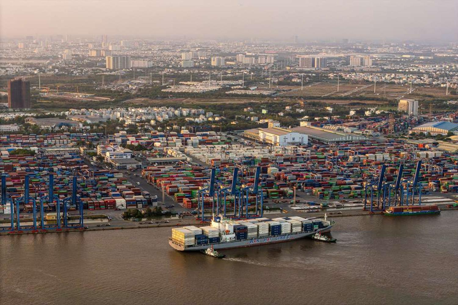 Con đường từ “giá rẻ” đến “giá trị cao” của kinh tế Việt Nam