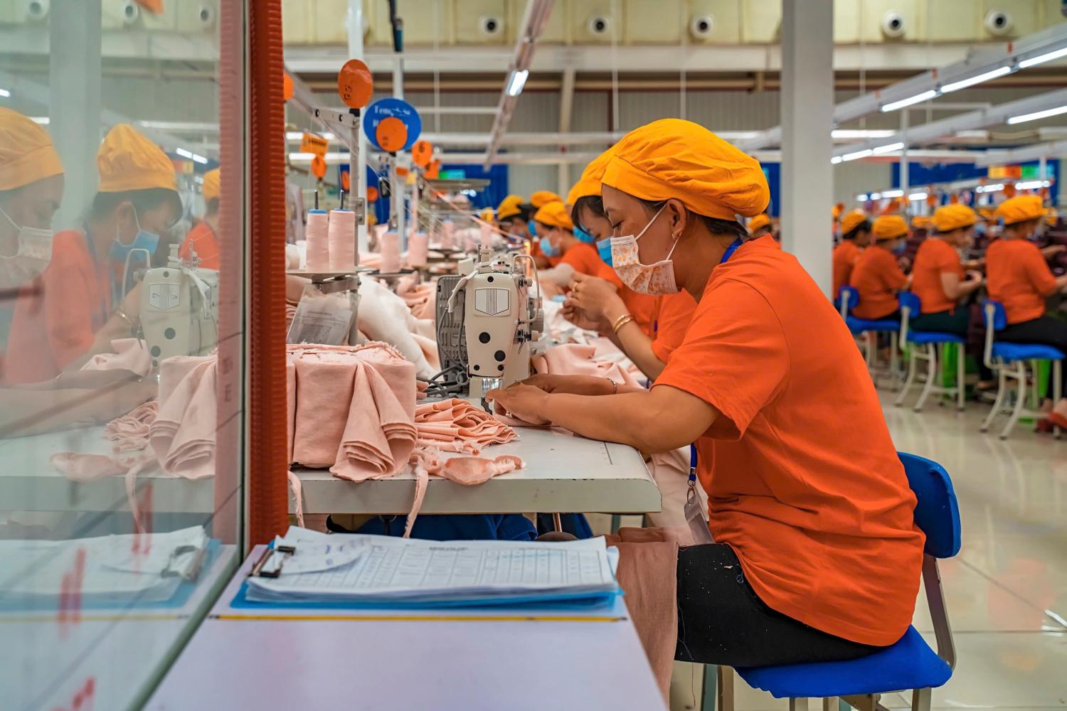 Thuế quan theo điều 301 có thể gia tăng áp lực lên chuỗi cung ứng của Nike, Adidas tại Việt Nam