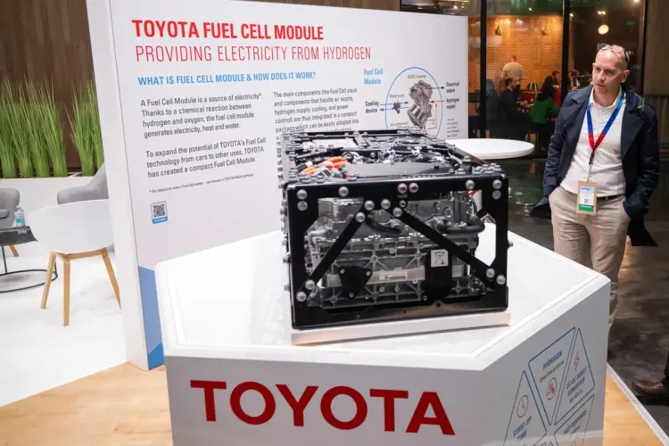 Module sử dụng pin nhiên liệu của Toyota Ảnh: Benjamin Girette/Bloomberg