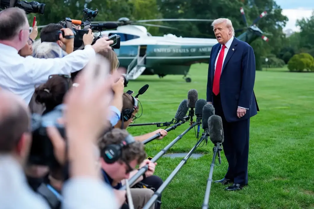 Trump kỳ vọng “một đợt cắt giảm lớn” từ Fed trong tuần này